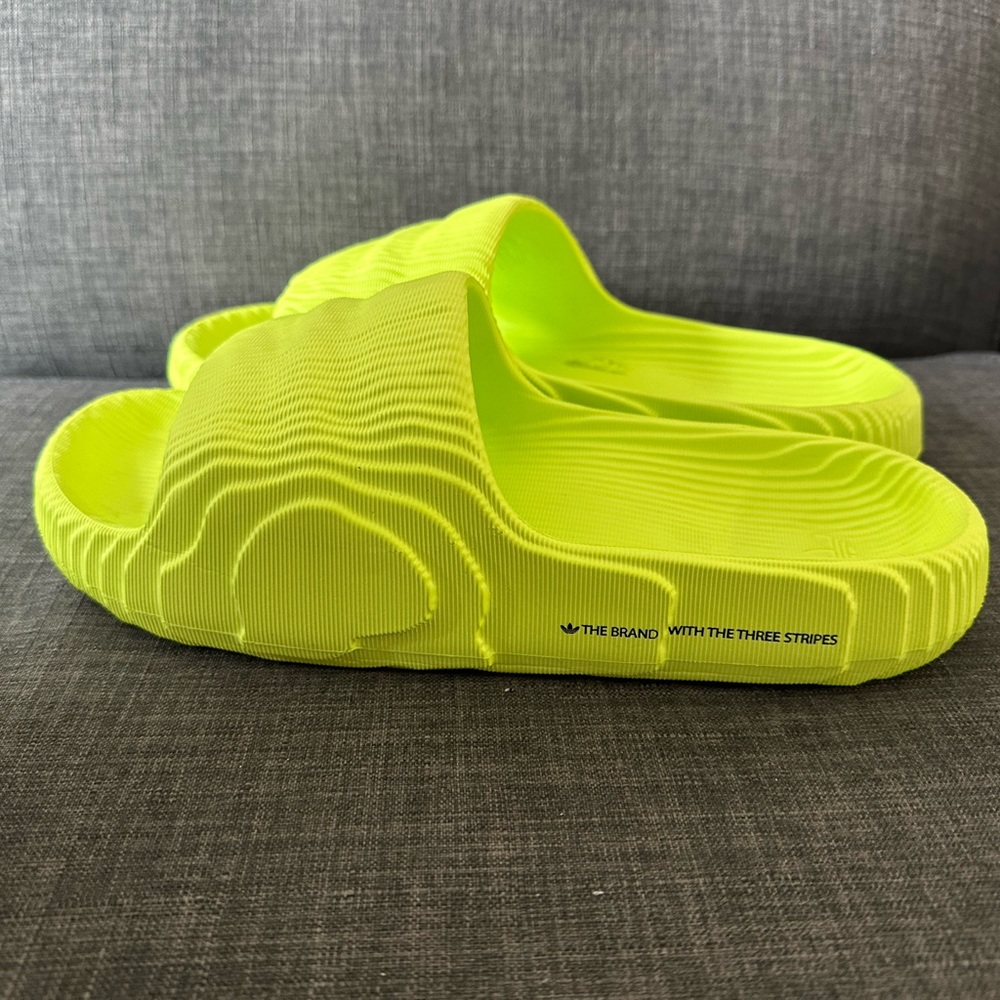 Adilette 22 slides / men’s / size 10 / neon